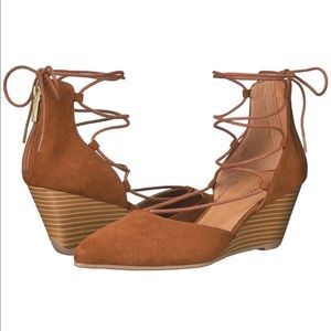 Almost Brand new! Kenneth Coles wedges. Wore once